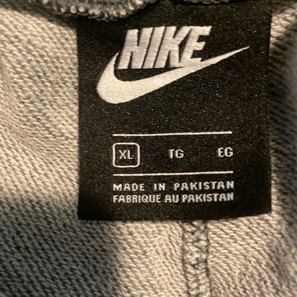Gray Nike sweatshorts - Picture 4 of 5